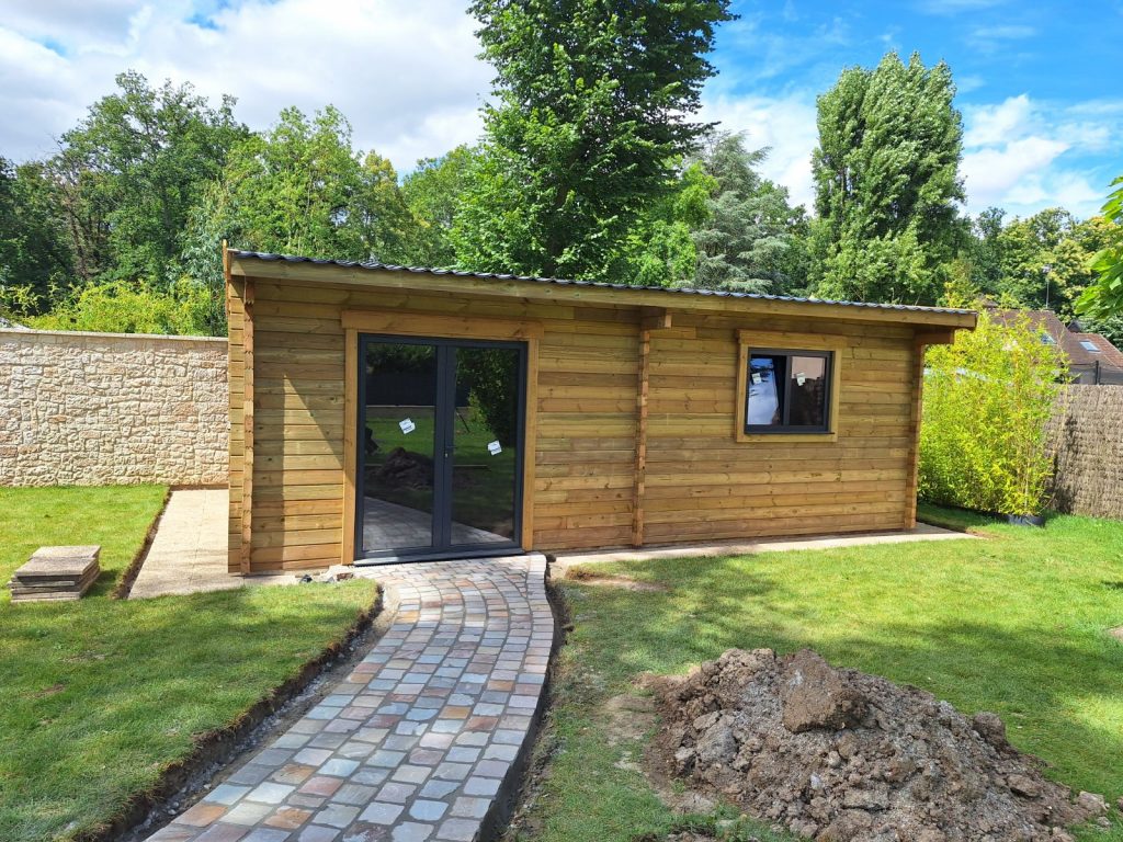 Realisation client abri de jardin en bois